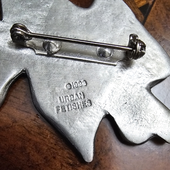 Vintage Pewter Floral Brooch circa 1998 by Urban Fetishes EUC - Picture 4 of 5